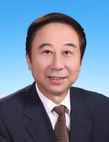        馮鞏，男，漢族，1957年12月生，民革黨員，中共黨員，研究生學(xué)歷，文學(xué)碩士學(xué)位，一級演員。       現(xiàn)任中國廣播藝術(shù)團(tuán)藝術(shù)總監(jiān)，民革中央副主席，中國文聯(lián)副主席，中國曲藝家協(xié)會主席。