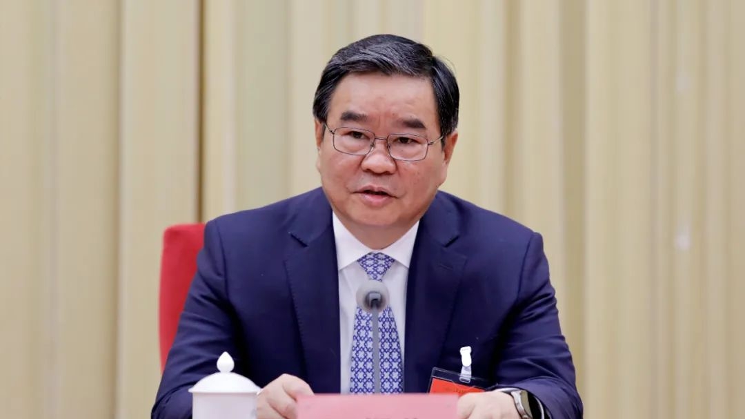 全國政協(xié)副主席、民革中央常務(wù)副主席何報翔作閉幕講話